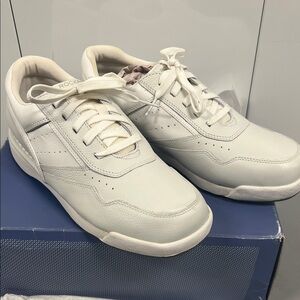 Rockport woman’s shoes size 7